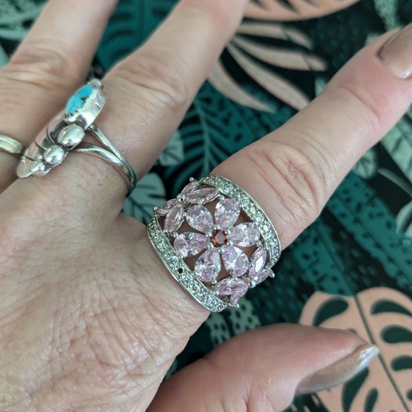 Sterling Pink CZ Flower Ring Size 7 - Picture 9 of 12